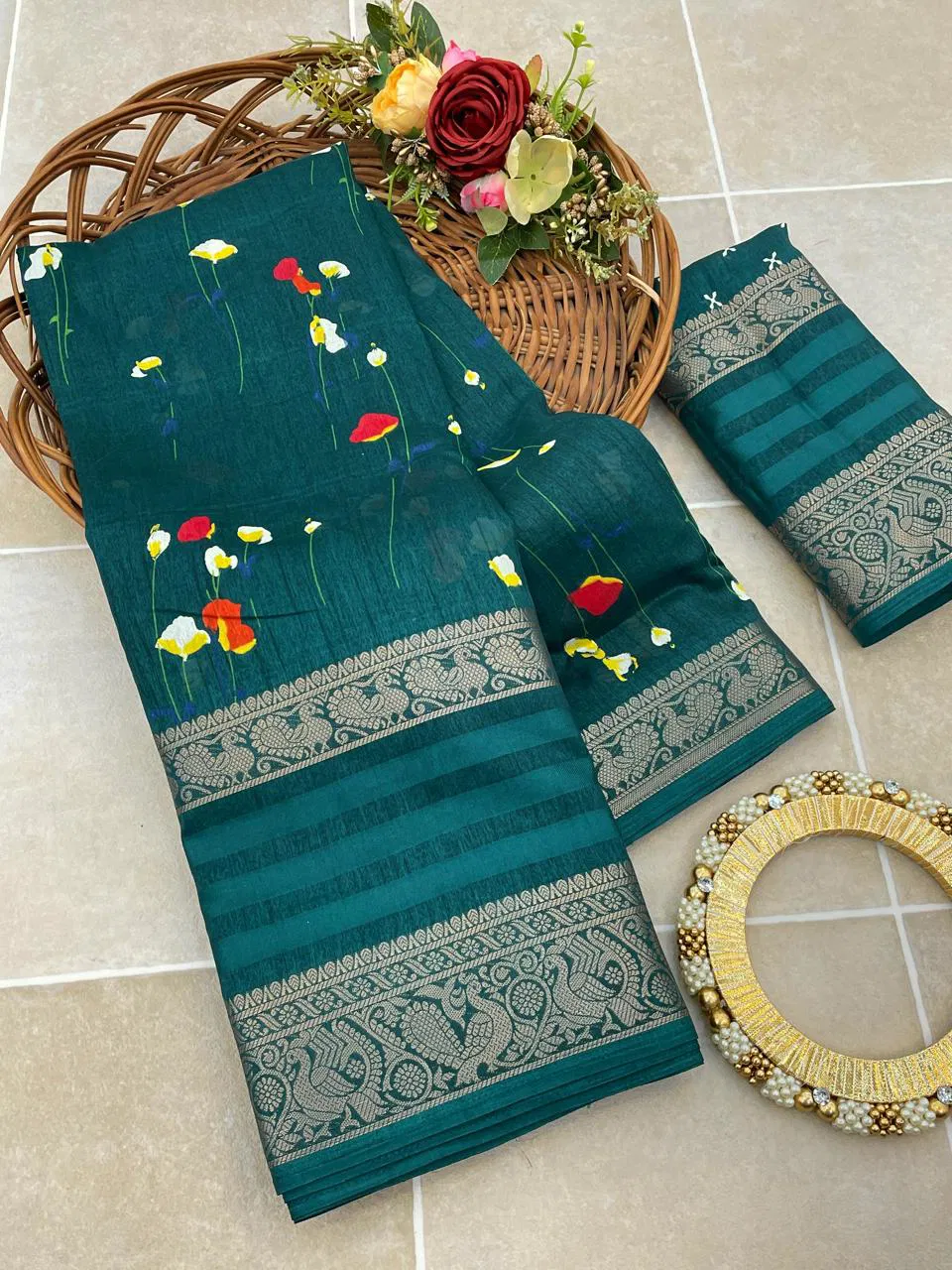 LC 111 Flower Print Pure Dola Silk Jacquard Border Designer Sarees Manufacturers
